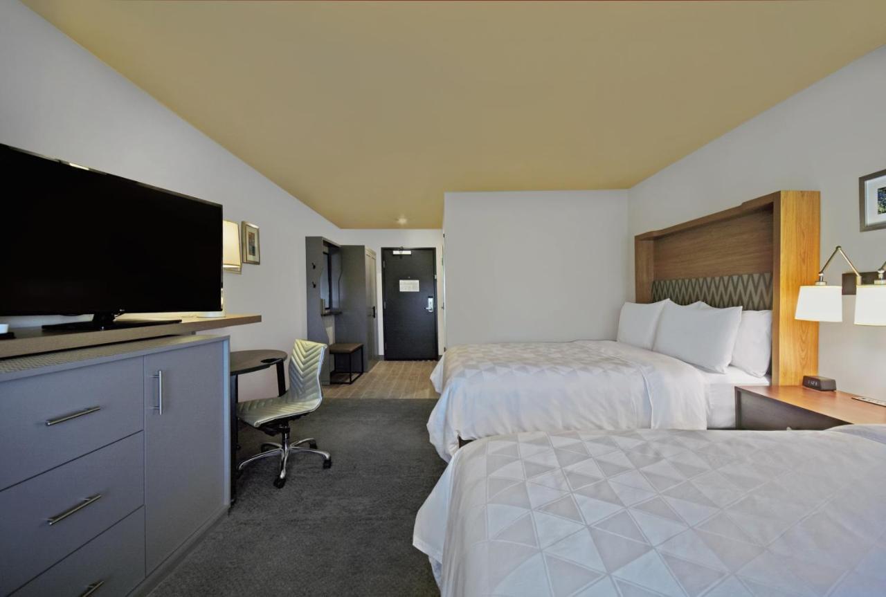 Holiday Inn Grand Rapids North - Walker, An Ihg Hotel Bagian luar foto