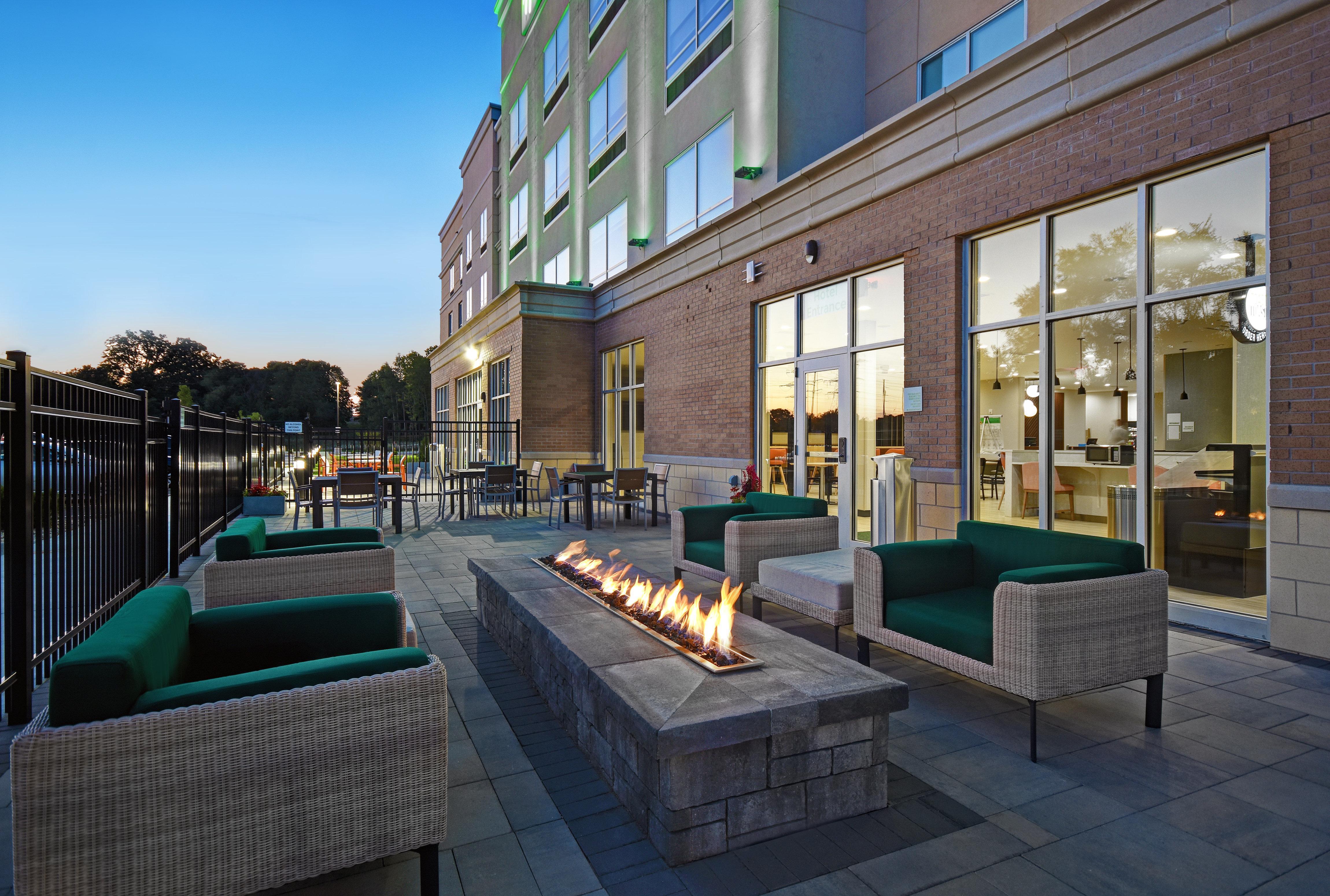 Holiday Inn Grand Rapids North - Walker, An Ihg Hotel Bagian luar foto