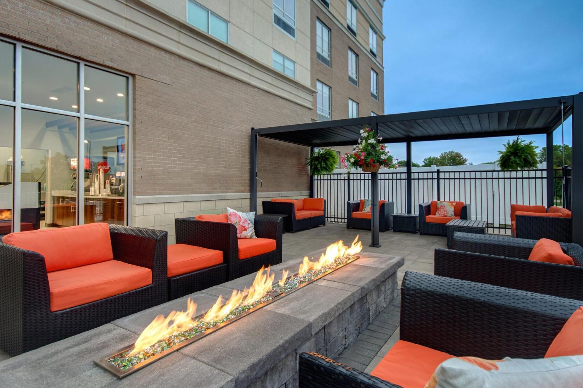 Holiday Inn Grand Rapids North - Walker, An Ihg Hotel Bagian luar foto